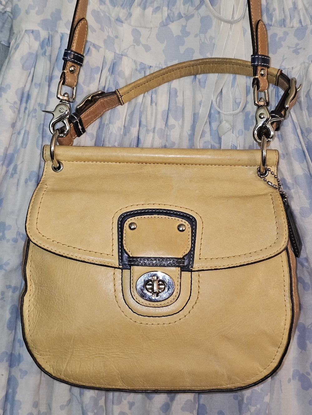 ✨ 2012 Vintage Coach Legacy Butter Yellow Tan Colorblock Turnlock Bag Blue Tan